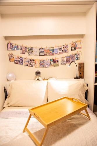 Sunny Character-Filled Apartment in Trendy Ukrainian Village in Chicago, USA