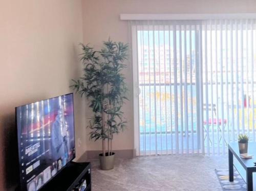 Luxury Harborside MDR w/ pool, spa, gym & parking in Los Angeles, USA