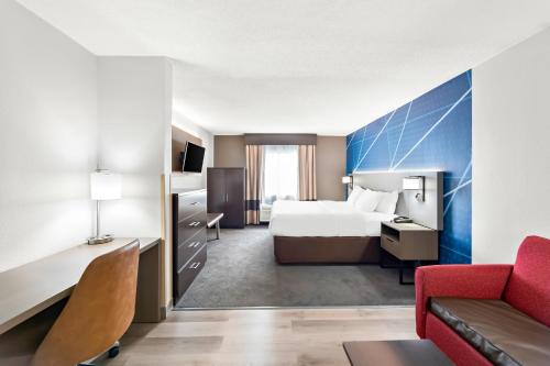 Comfort Suites Columbus in South Columbus