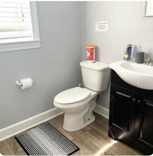 Queen Suite - Indoor Hot Tub - WiFi in Sandtown-Délkelet-Atlanta