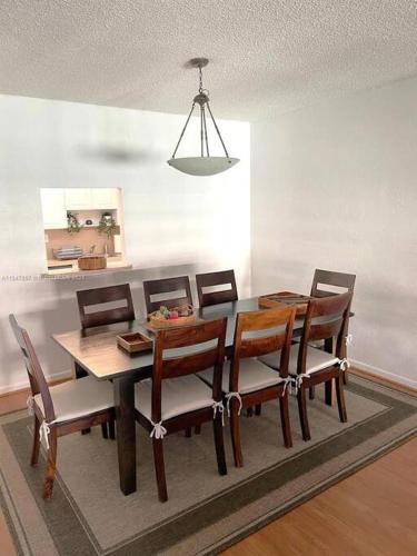 Sunny Isles Condo very close to the Beach with amenities in Sunny Isles Beach, USA