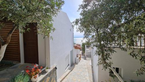 Two-Bedroom Villa image 7