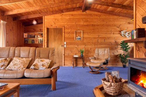 Rustic by the sea ~ a timeless holiday retreat!