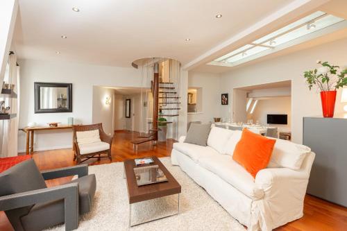 MOANA KEYWEEK Sea view apartment Biarritz downtown - image 5