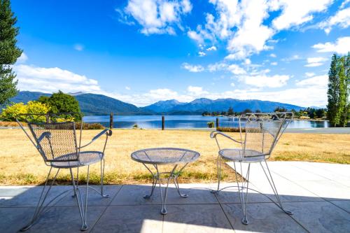 Surrounding environment, Te Anau Lakeview Holiday Park & Motels in Te Anau