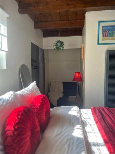 Cute studio in the HEART of WeHo in Los Angeles, USA