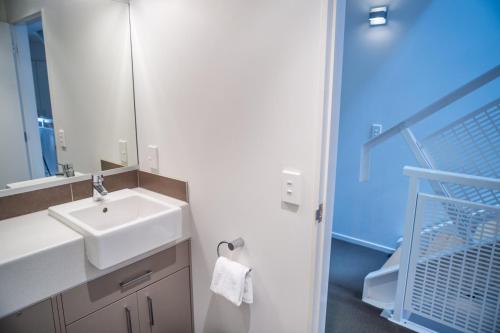Four-Bedroom Townhouse image 3