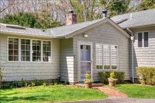 Luxurious 3BR 3 Baths Cottage in East Hamptons in East Hampton, USA