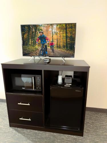 Country Trails Inn &Suites