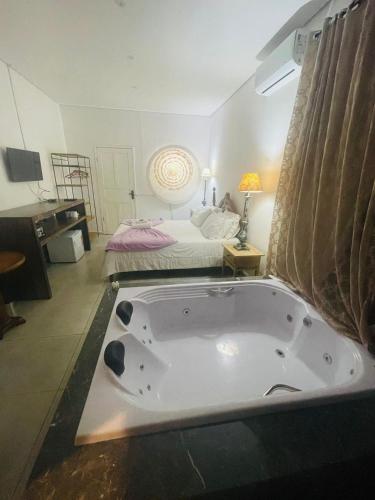 POUSADA CHARLOTTE in 蒂拉登特斯