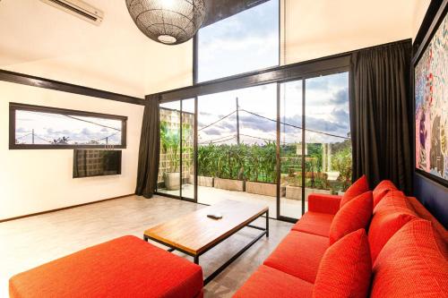 Sleek Spacious Loft, Steps To Canggu Beach 200m