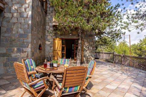 Troodos Mature Pine Chalet in 佩多拉斯