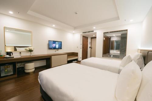 2 twin beds