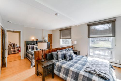 Massive Roscoe Retreat: Great for Large Groups! in Rosko (NY)