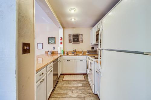 Townhome on Big Boulder Mountain Walk to Lake! in Lake Harmony, USA