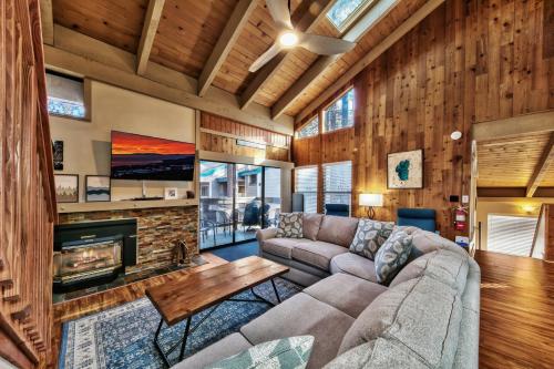Lakeland Village 506 in South Lake Tahoe, USA