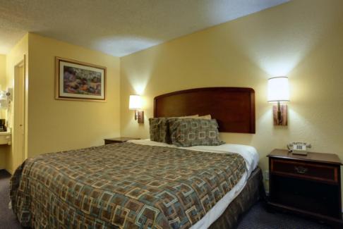 . Americas Best Value Inn Comanche