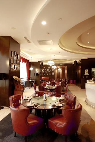 558099432 Crowne Plaza Wuxi Taihu by IHG