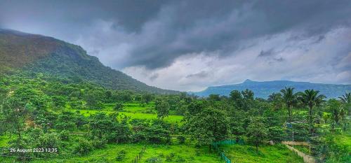 Közeli látványosságok, Shri Bhuvaneshvari Homestay in Jambrung