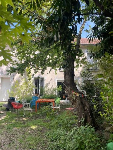 Spacious house with garden, at 10mn of subway - Location saisonnière - Romainville