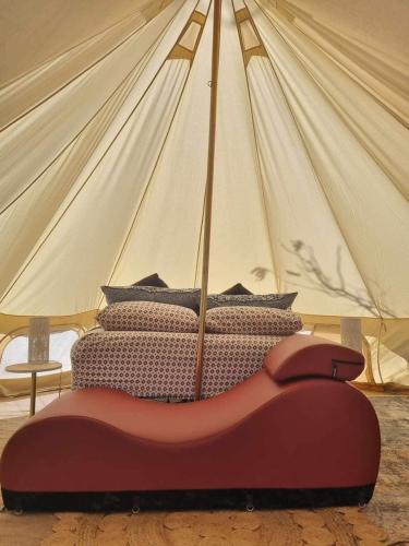 1 queen bed, 2 twin beds