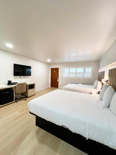 Nob Hill Motor Inn - image 11