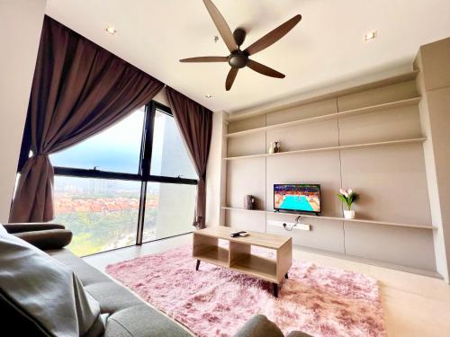 Lb Cozy Home 1-10pax 3room Tropicana 4qbeds Balconytv - 프탈링자야