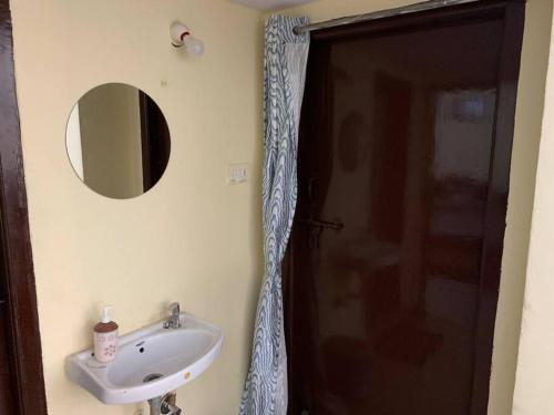 KesarHomes-HomeStay- FLT202-2nd Flr-2BHK-APT-AC-Lift-Kukatpally - image 3