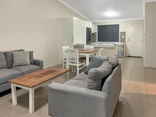 Direct Hotels - Villas on Rivergum