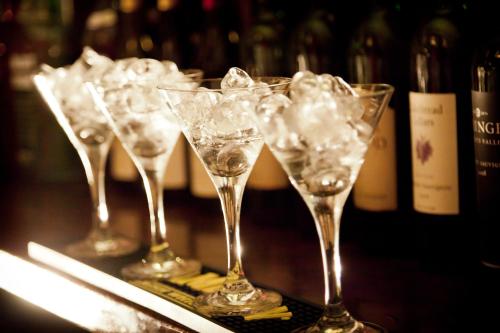 Crowne Pointe Historic Inn Adults Only