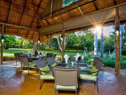 Kubu Safari Lodge Kubu Safari Lodge