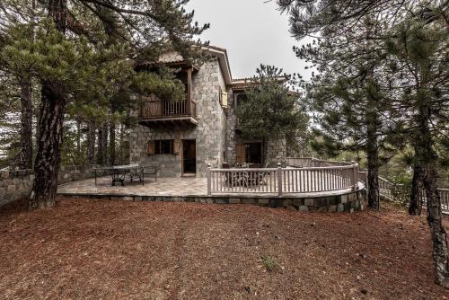 花園, Troodos Mature Pine Chalet in 佩多拉斯