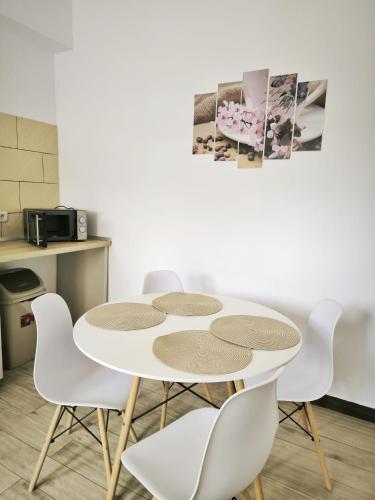 кухня, Adriana Touristik Hostel 3 Stele Arad in Арад