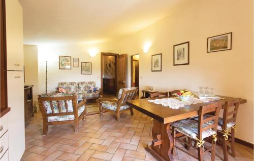 8 Bedroom Awesome Home In Arezzo Ar