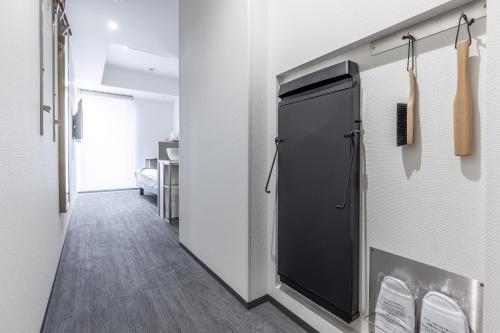 Economy Double Room with Small Double Bed and Shower image 1