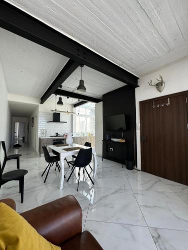 Modern Penthouse In Gzira