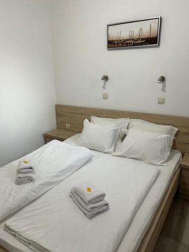 B&T Apartments - image 10