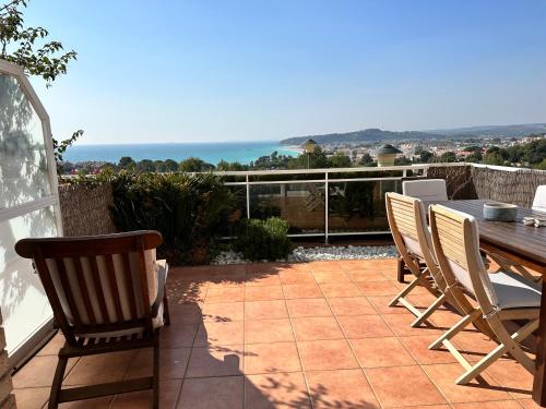  Villa Alex Altafulla Hermosa casa con espectaculares vistas al mar y a tocar de una idílica calita in Altafulla