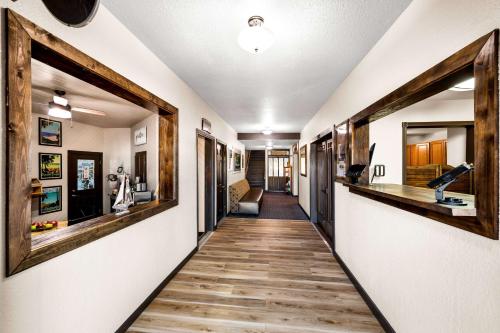 Americas Best Value Inn Marquette