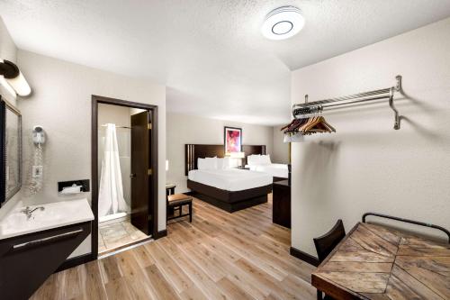 Americas Best Value Inn Marquette