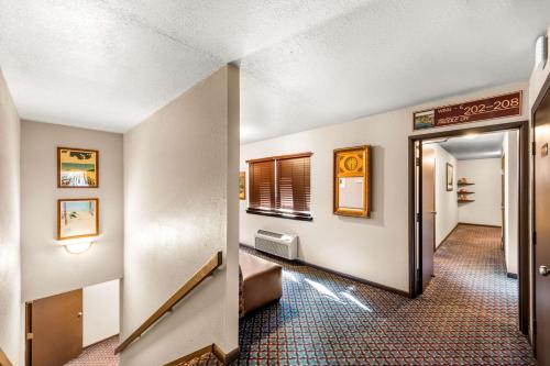 Americas Best Value Inn Marquette