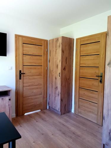 2 twin beds