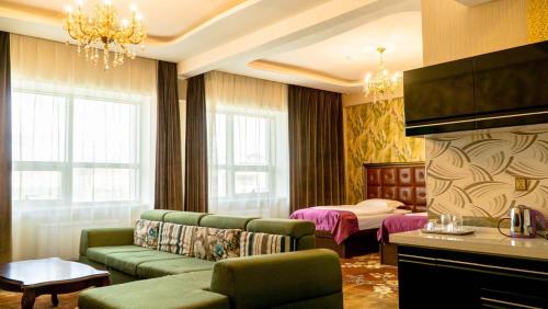 room detail thumbnail 1