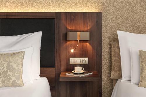 Deluxe Triple Room image 7