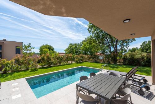 Villa Querchus Apartment 7 with private pool
