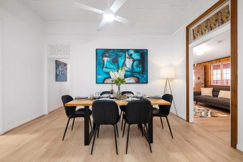 Heritage 5BR Queenslander- Walk to CBD&South Bank, 3 Parking