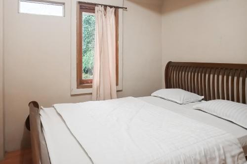 Deluxe Room room in Villa d'Oasis 2 Puncak Mitra RedDoorz