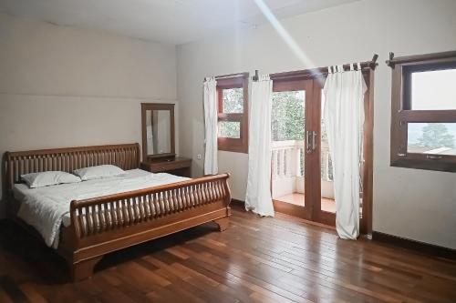 Suite room in Villa d'Oasis 2 Puncak Mitra RedDoorz