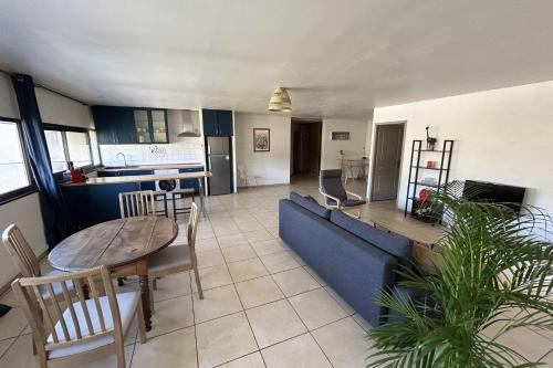 Spacious apartment with peaceful exterior - Location saisonnière - Avignon