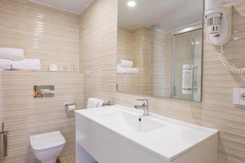 Hotel Gran Sol - image 13